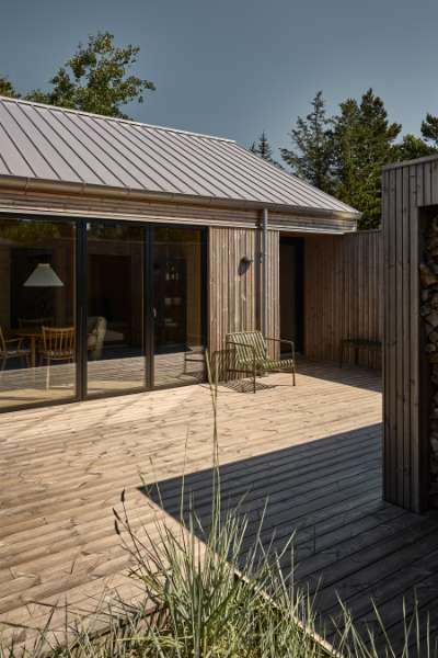 Pandeplader på taget lægger an til sommerhushygge, Torndrupskovvej 3, 9370 Hals